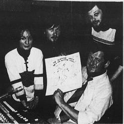 August Maurtizen, Gretelill Tangen og Brødrene Ringås promoterer Me komme seint men me komme godt foto Stavanger Aftenblad