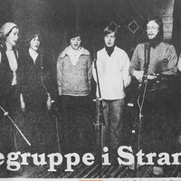 Strandafolk gjør opptak for Visekvarten i radio. Fra venstre Holger Austvold, Rønnaug Foss, Olaug Barkved, Kai Fundingsland, Bjørn Vige og Gudmund Rydning. Foto: Stavanger Aftenblad