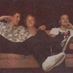 2 voksne og 1 barn foto: Eirik Halvorsen/Rogalands Avis