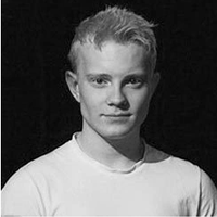 Adrian Storm Rasmussen bildet hentet fra Blyge Harry musikalens hjemmeside