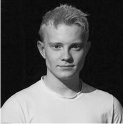 Adrian Storm Rasmussen bildet hentet fra Blyge Harry musikalens hjemmeside