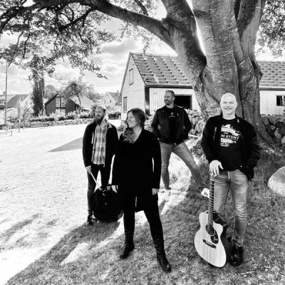 Wayfaring Strangers foto hentet fra bandets Facebookside