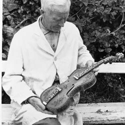 Olav J. Bråtveit  Avbildet sted , sikker: Suldal  Sand  Sand  Strandstaden Eierskap Rettighetsinnehaver/eier av original:Bråtveit, Ragnhild