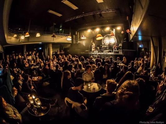 Folken Miksteip foto John Rodger