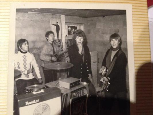 På bildet: Per Magne Robberstad, Einar Snyen, Åge Pedersen og Kai Knutsen.Tatt i 64 eller 65.