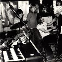 The Tramps Personene på bildet er fra venstre er Hans Arvid Scheie, Fosse, Jone Gjerde, Per Salte og Jan Scheie. tatt i 1974. Foto tilhører Jone Gjerde