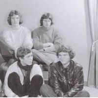 Memories. Framme fra venstre: Odd Bjarne Kjellevold, Per Ole Hagen, Hans Arild Martinsen (nå Tangeraas). Bak fra venstre: Morgan Skoglund og Nils Matland: Foto lån: Hans Arild Tangeraas