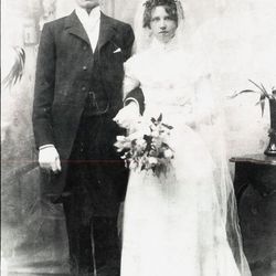 Bryllupsbildet av Franz Dørr og Gustine Margrethe f Sæland. Foto :Lars Anda