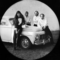 Rytme 4 Fra venstre: Grete Felberg, trekkspill, orgel & sang - hr. Johnsen, bass & sang - Tormod Aune, el. gitar & sang - Ole Føli, trommer & sang