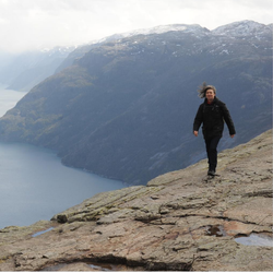 Stefan Aaron på Preikestolen foto Stavanger Aftenblad/Tor Inge Jøssang