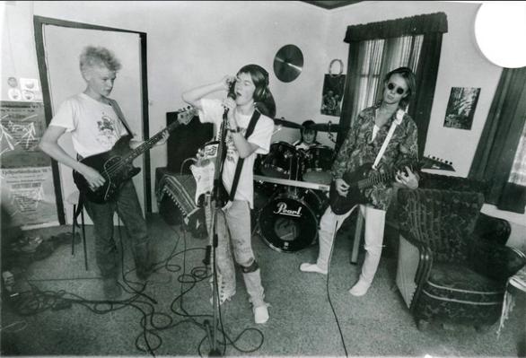 Røde Knær foto tilhører Frank Tønnesen. Lagt ut med tilatelse