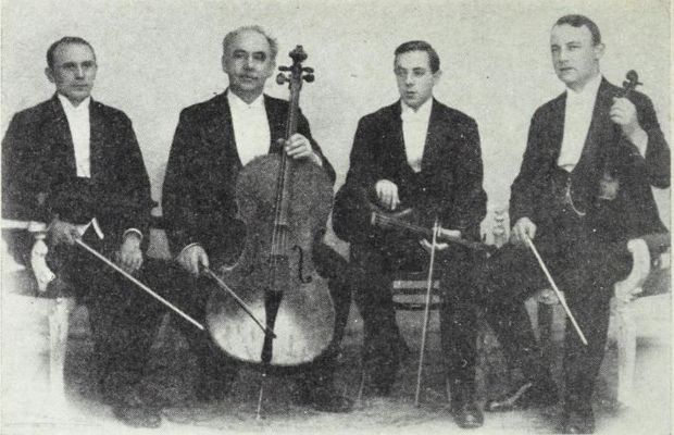 Rojahns kvartett bildet hentet fra Sang og musikkliv i Haugesund 1867-1945. 2