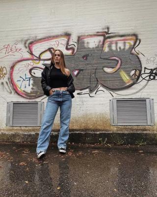 Ella Staveland foto About Last Night