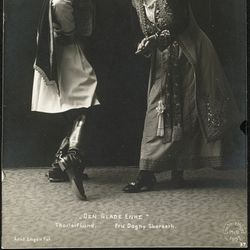 "Den Glade Enke". Fru Dagny Skarseth. Thorleif Lund.1907 Fotograf Engen, Arnt Kristian tilhører Oslo Museum