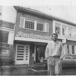 Terje Vallestad foran Restaurant Pernille/Club Siddis foto Stavanger Aftenblad