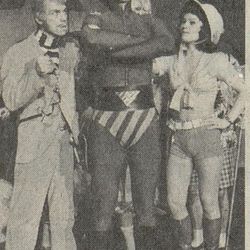 Knut Husebø sammen med Jahn Teigen og  Marit Syvertsen i Fantomets glade bryllup klipp fra Ringerikes Blad