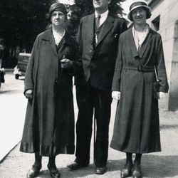 Oslotur i 1932 Fra venstre Gustine, Franz og Franziska Dørr