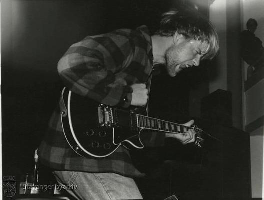 Gitarist Jørgen Tjemsland under God Jul i Kabul forestilling foto Gunnar Gran/Rogalands Avis
