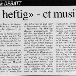 Anmeldelse av "Hett og Heftig" ved Olaf Omdal i Dalane Tidene