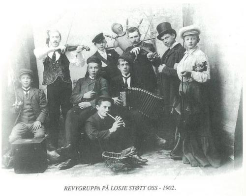 Revygruppa på Losje Støtt Oss