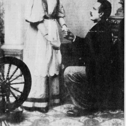 Jacob Friele og Siren Tybring i forestillingen Abekatten foto hentet fra Dalane Tidene