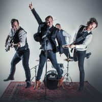 Antikk Takk. Bildet hentet fra bandets Facebookside