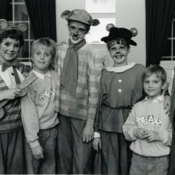 Claire De Wangen og ensemblet i Hakkebakkeskogen foto tilhører Randi Helene Lindløv Bjerga