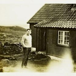 Trygve Stangeland foran Mosberghagen foto Klepp Kommune