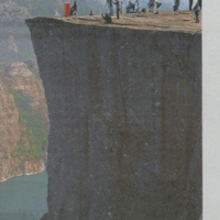 Stefan Aaron på Preikestolen foto Strandbuen / Roar Larsen