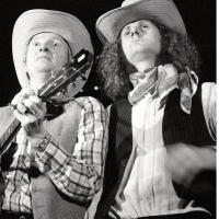 Kom hjem, Bertine foto av Løgnasparet under 1982 forestillinge "Klovnar uten sirkus" fotograf Jone Ingemundsen