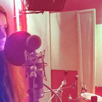 Emma Sanson . Bildet hentet fra Lavender Skies Facebookside