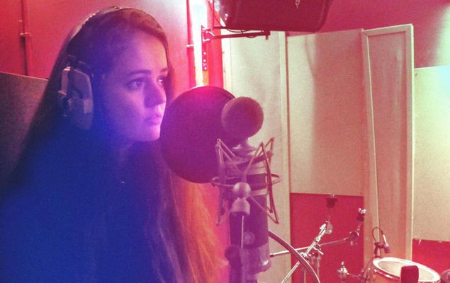 Emma Sanson . Bildet hentet fra Lavender Skies Facebookside