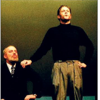 Bjørn Ole Vikse , stående, sammen med Harald Lothe Eriksen under Tolvskillingsoperaen foto Haugesunds Avis