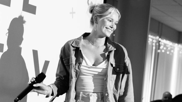 Emma Jansen foto hentet fra artistens Urørt