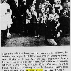 Annerut Joner og ensemblet i stykket Tilstanden klipp fra Rogalands Avis