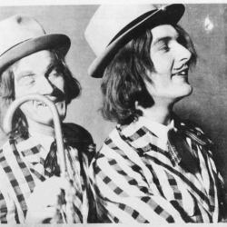 Gunnar Eide og Sverre Hagerup Nilsen i Ole Dole Doff / Smil over byen foto Rogalands Avis