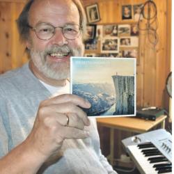 Bjørn Vige med Preikestolensemblets cd foto Strandbuen