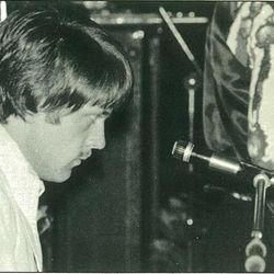 Geir Salvesen - keyboards, vokal