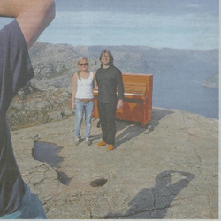 Stefan Aaron på Preikestolen foto Strandbuen / Roar Larsen