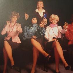 Barneteateret fremførte den De Store Fargeslukeren under en vennskapsbesøk i USA Fra høyre og alle med med parykk :Anja Natasha Lindløv, Ann- Michelle Jørpeland, Pia Tjelta og Clare De Wangen foto tilhører Randi Helene Lindløv Bjerga