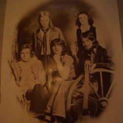 Varg tidlig i 1975 Bildet tilhører Aage Bu