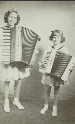 Søstrene Hetland foto hentet fra De som dro ut- Hauge, Alfred | Sande, Lars Chr.