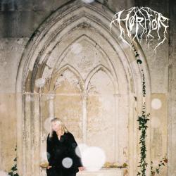 Hilma Nikolaisen Hør Hør foto Ingrid Pop coverart Esra Røise