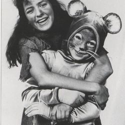 Jill -Tonje Holter som Askepott og Tone Salomonsen som Lillemus-Mei foto Rogaland Teatert