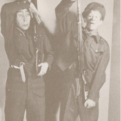 Einar Jørgensen og Kjell Stange i "Smil over byen"