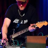 The Future Sound of Manglerud spiller på støyscenen på Deichman/Grünerløkka, Musikkens Dag, 2015. Foto herntet fra Guttorm Andreasens hjemmeside