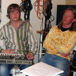 Eyvind Bøe på synth og Aril Løge på ehhh...