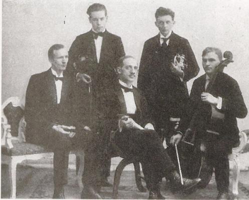 Haugesund kino-orkester foto hentet fra Historien om Haugalandet 1. verdenskrig-forfatter Tor Inge Vormedal