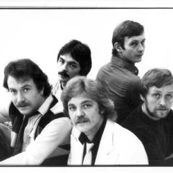 Promobilde fra 1982. Eldøy har kommet med. Pluss et korkgevær. Foto: Hans Petter Jacobsen