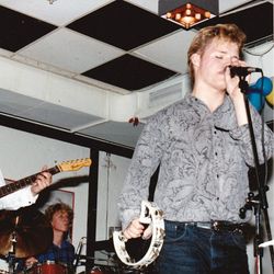 The Colors Turned Red i Fredrikstad, 1987(?) Bengt O. Hansen ; Haakon Larsen Foto. Nina Lill Veste